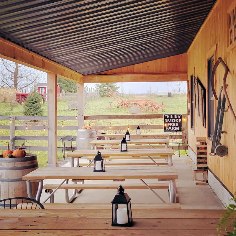 Applewood Farm and Winery patio