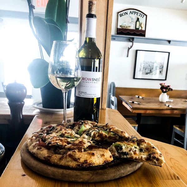 Crowsnest winery pizza