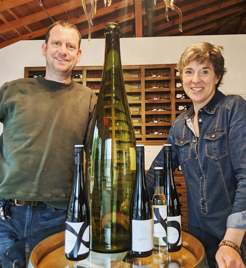 Bernd - Stefanie Shales 8th Generation 